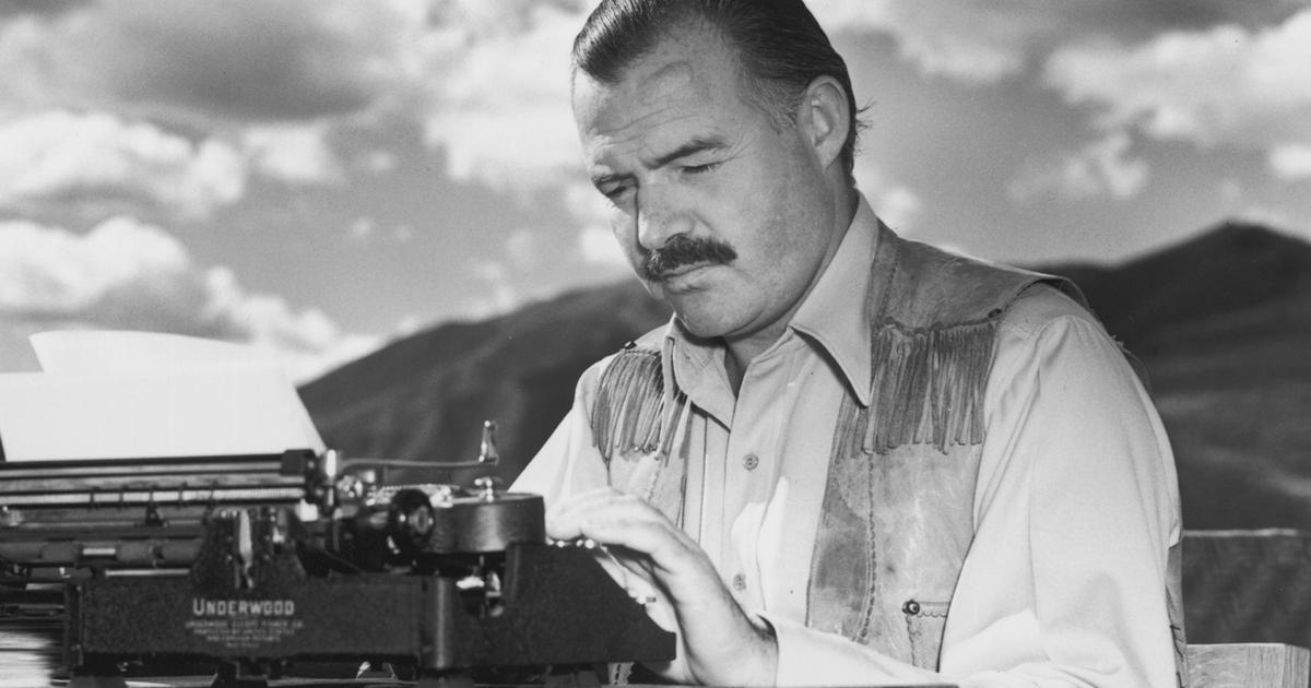 ernest-hemingway-typewriter